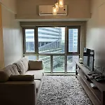Cozy Unit In Forbeswood Parklane Bgc
